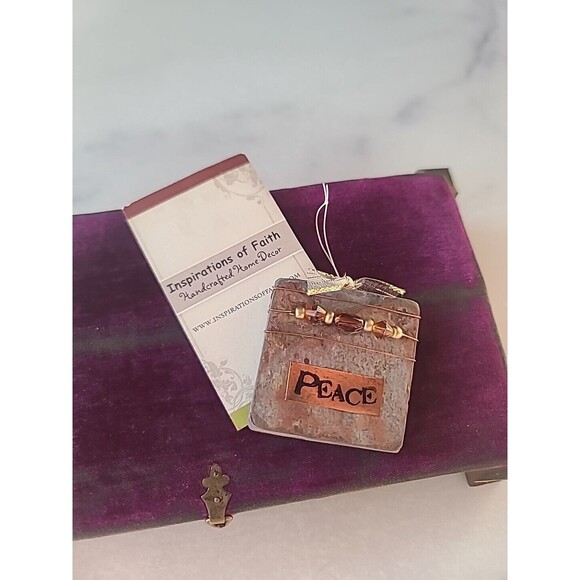 Inspirations Of Faith Handcrafted Home Decor Ornament 2010 - Picture 2 of 10